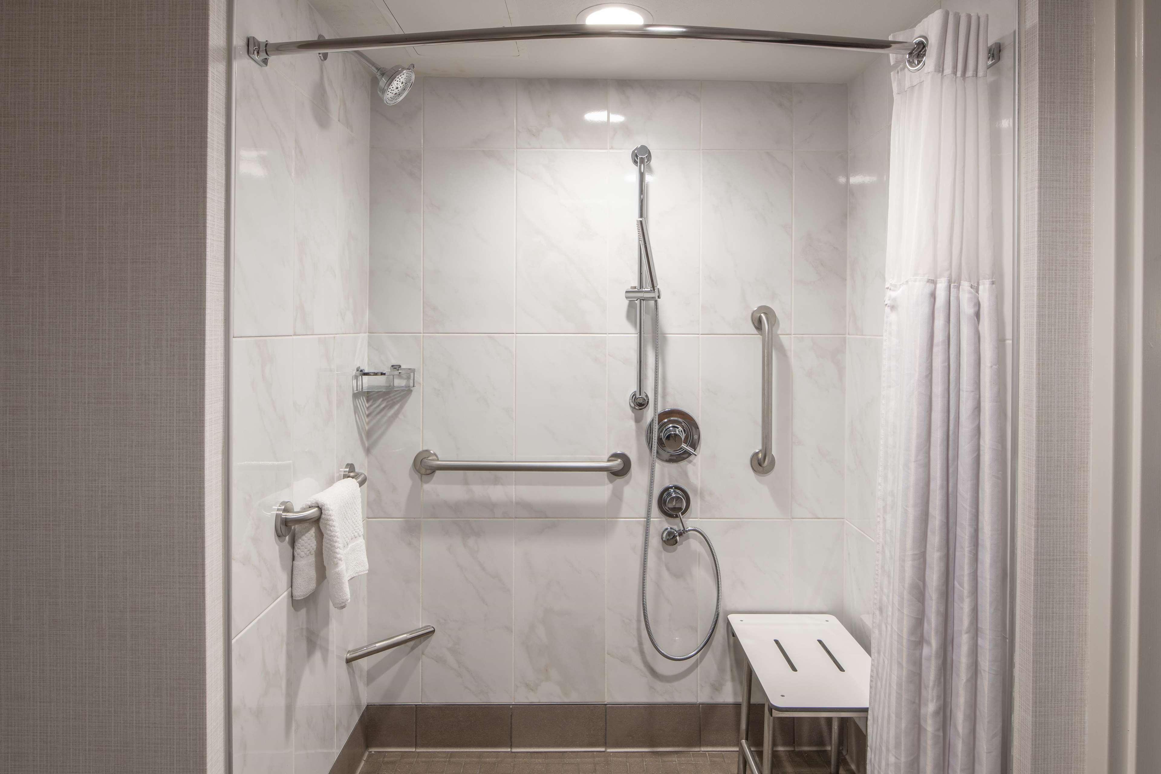 Doubletree By Hilton Dallas-Farmers Branch Extérieur photo