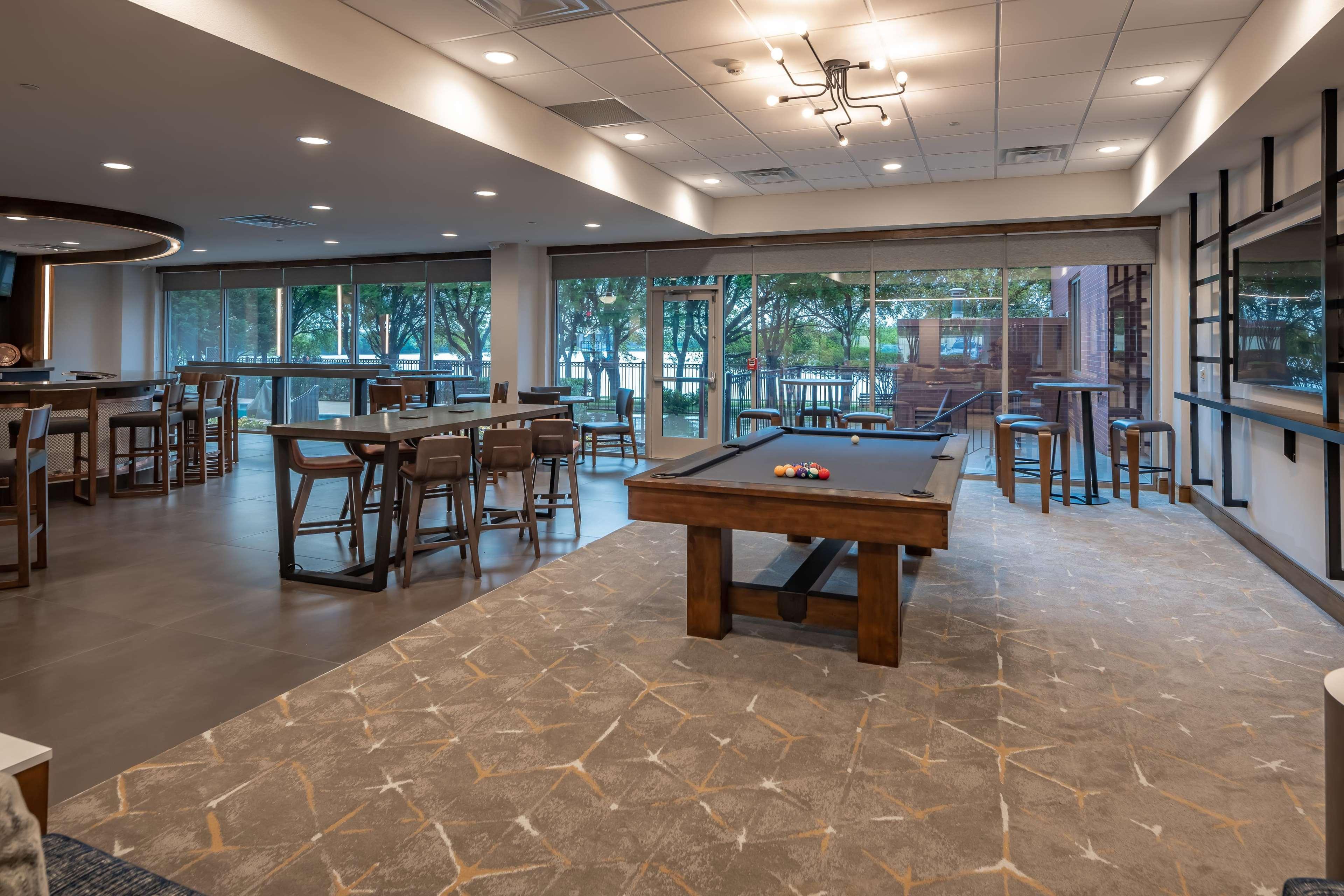 Doubletree By Hilton Dallas-Farmers Branch Extérieur photo