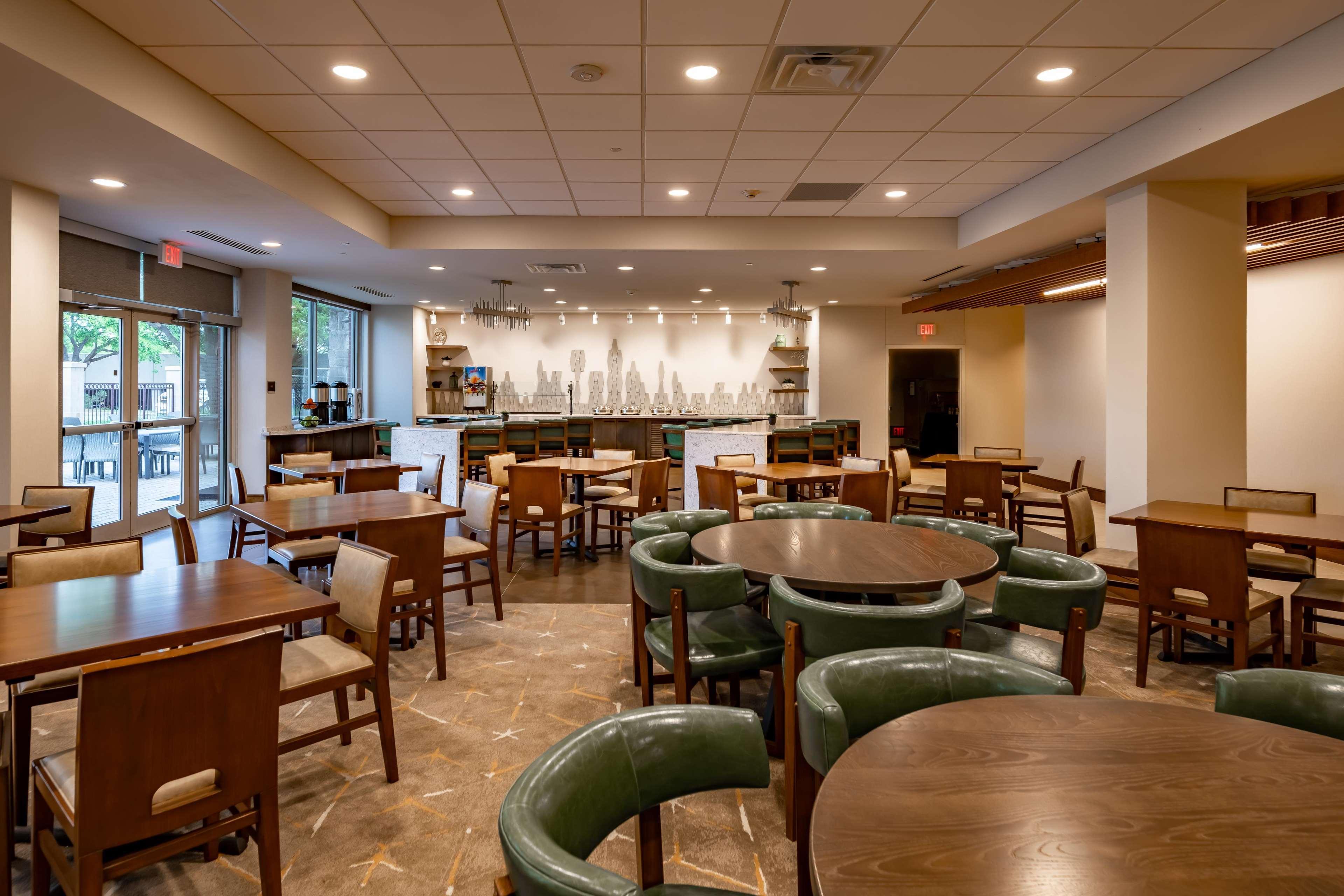 Doubletree By Hilton Dallas-Farmers Branch Extérieur photo