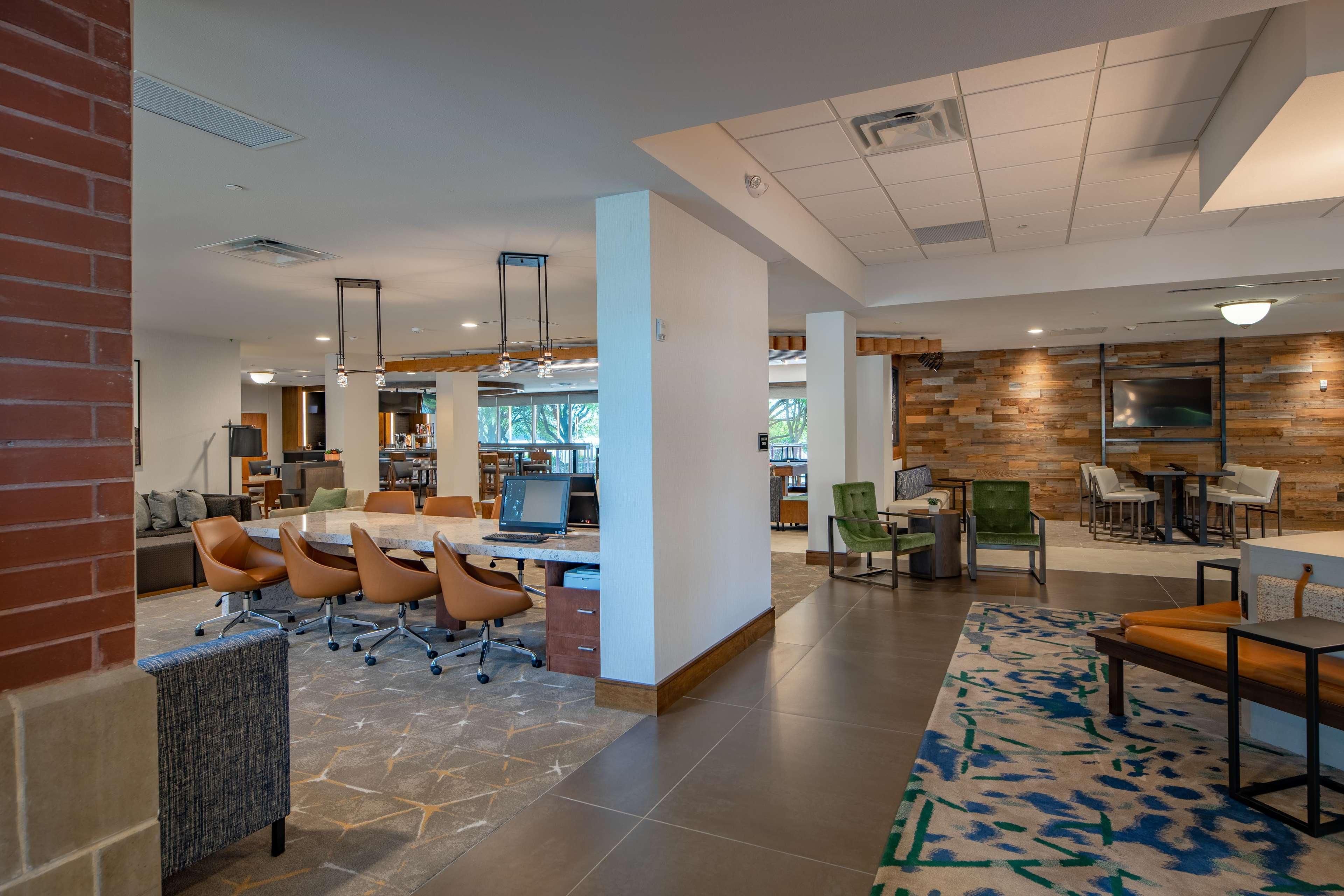 Doubletree By Hilton Dallas-Farmers Branch Extérieur photo