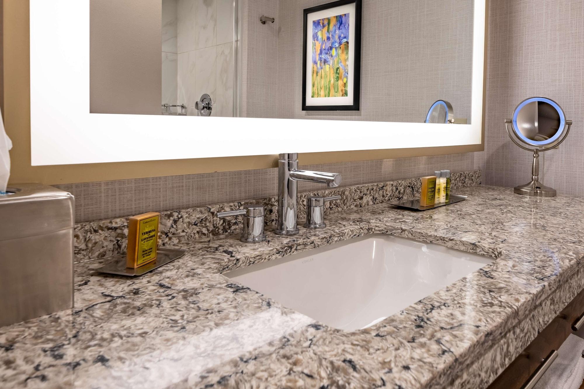 Doubletree By Hilton Dallas-Farmers Branch Extérieur photo