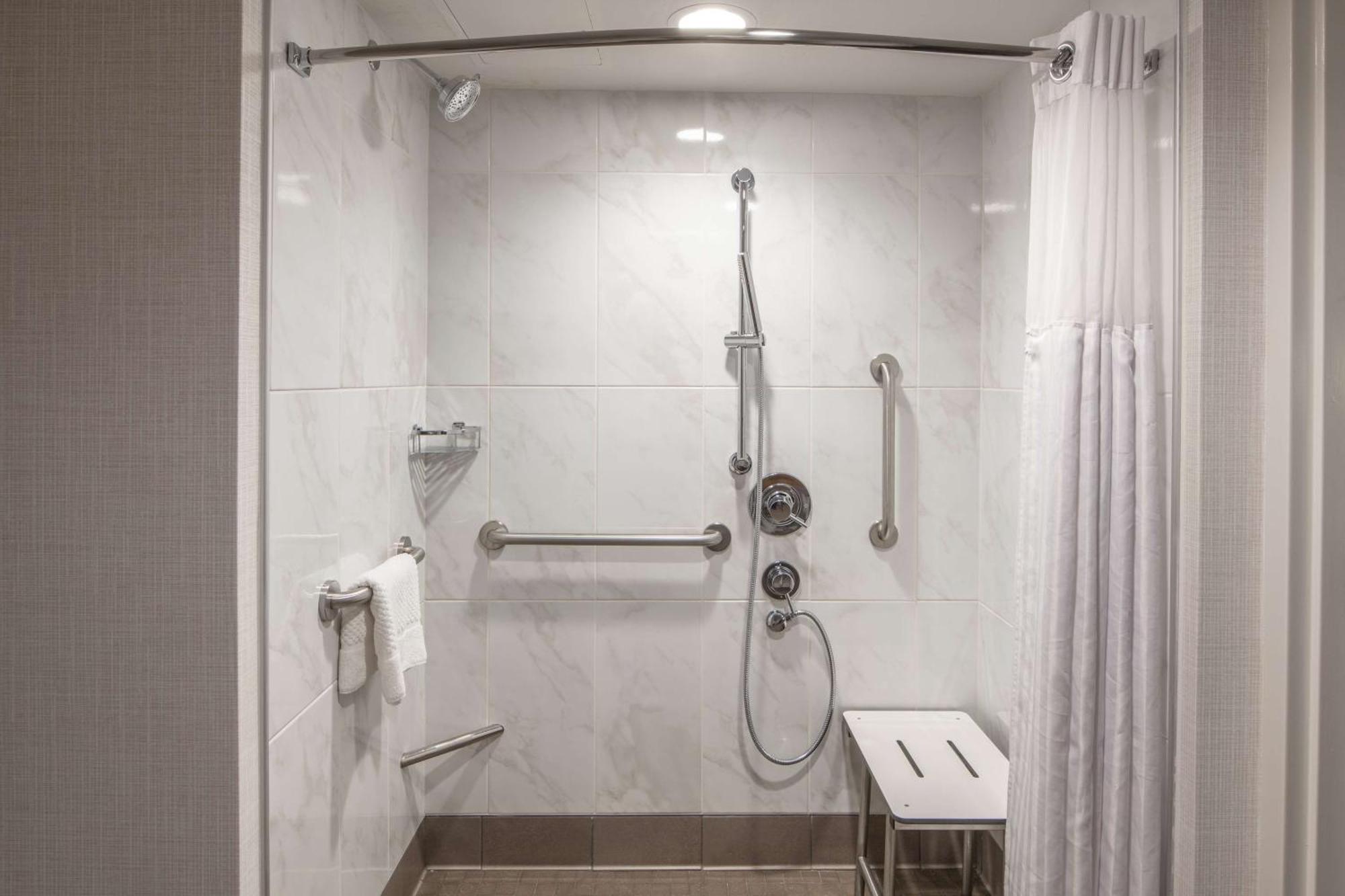 Doubletree By Hilton Dallas-Farmers Branch Extérieur photo
