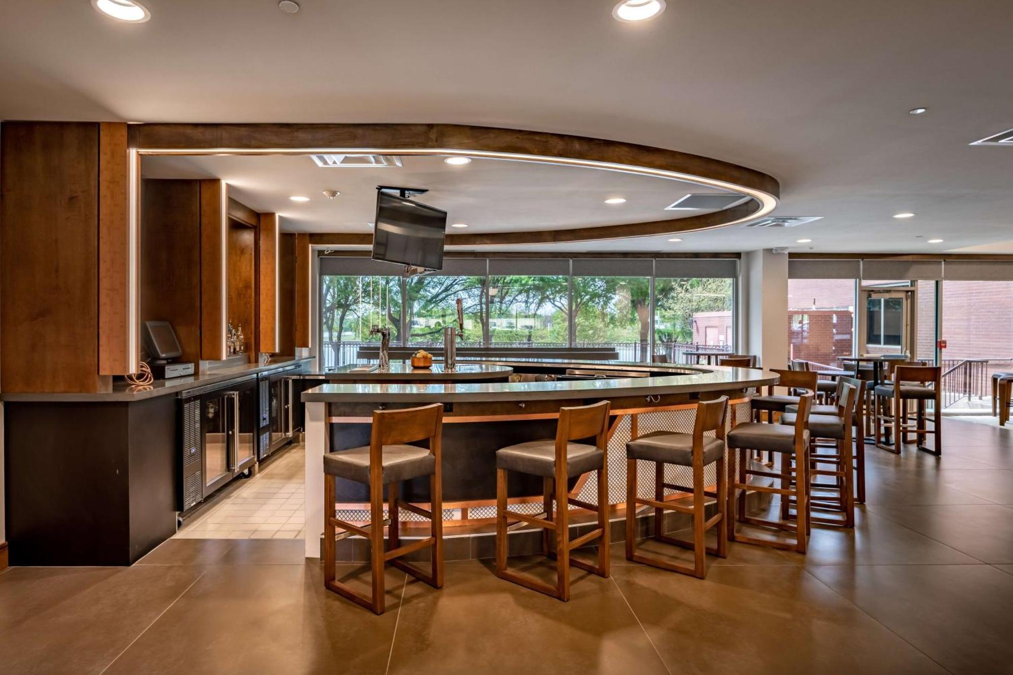 Doubletree By Hilton Dallas-Farmers Branch Extérieur photo