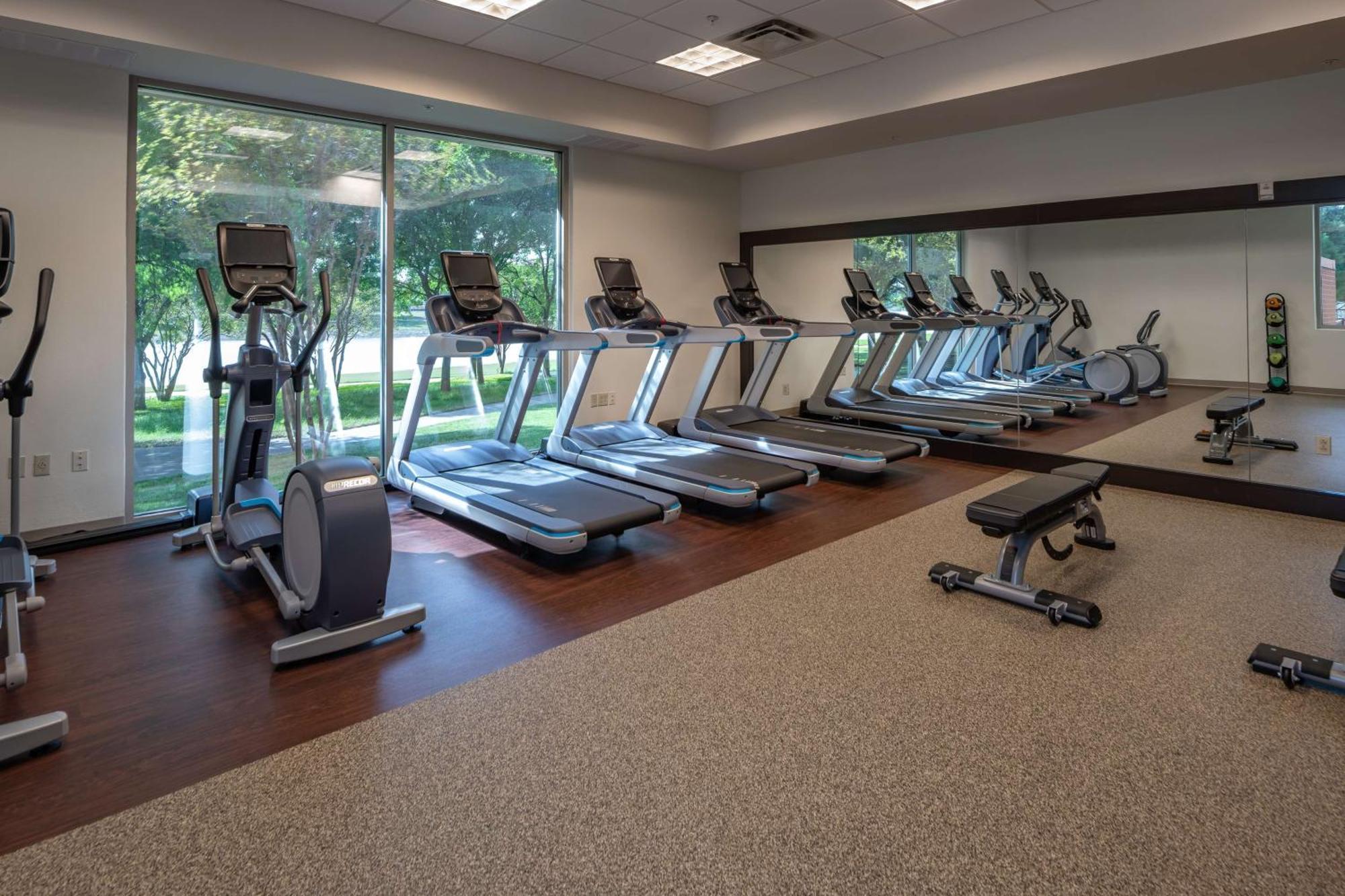 Doubletree By Hilton Dallas-Farmers Branch Extérieur photo