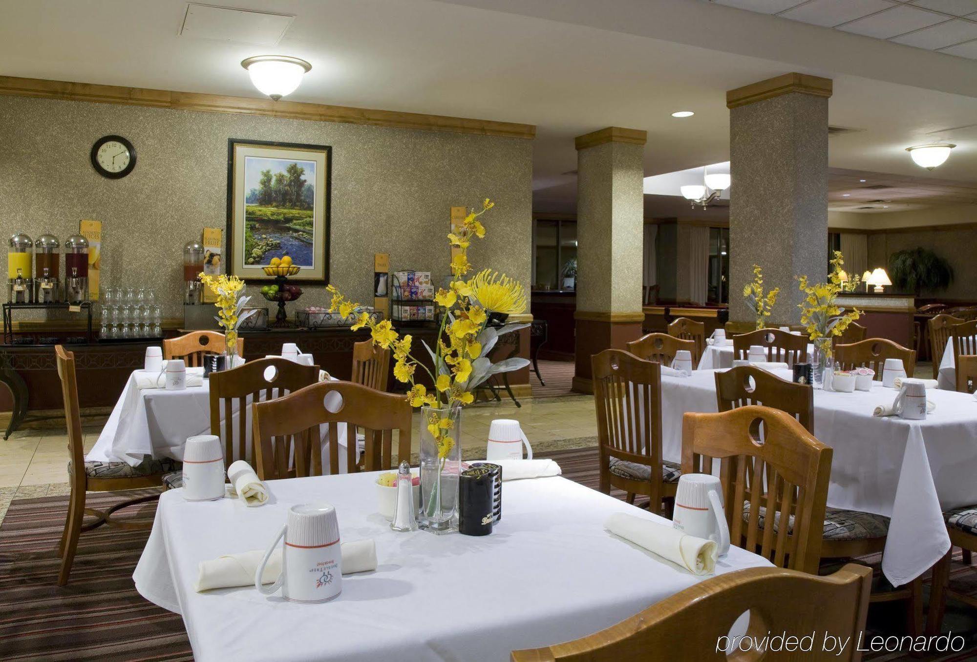 Doubletree By Hilton Dallas-Farmers Branch Extérieur photo